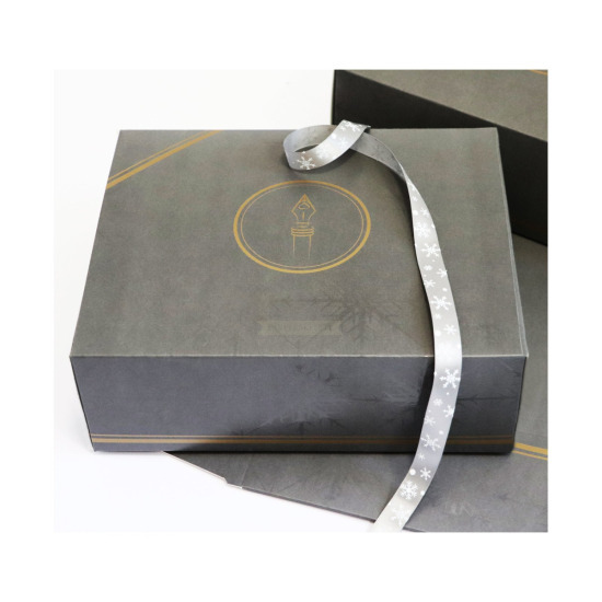 Gift wrapping service - gray-gold box