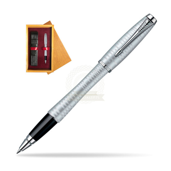 Parker Urban Premium Vacumatic Silver-Blue Pearl CT Rollerball Pen in single wooden box Honey Single Maroon