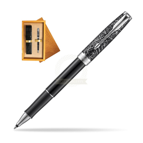 Parker Sonnet Black CT 18K (Metro) Rollerball Pen in single wooden box Honey Single Ecru