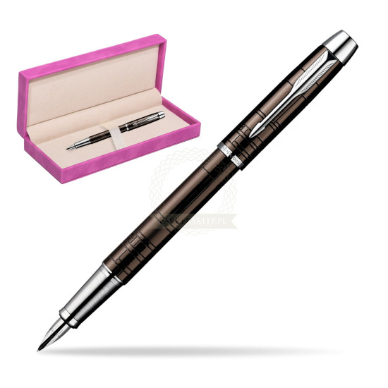 Parker IM Premium Metallic Brown Lacquer CT Penna Stilografica in suede box fuchsia