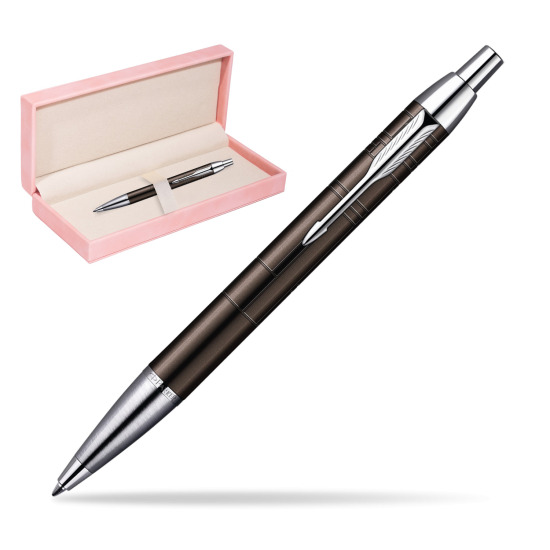 Parker IM Premium Metallic Brown Lacquer CT Penna a Sfera in suede box pink
